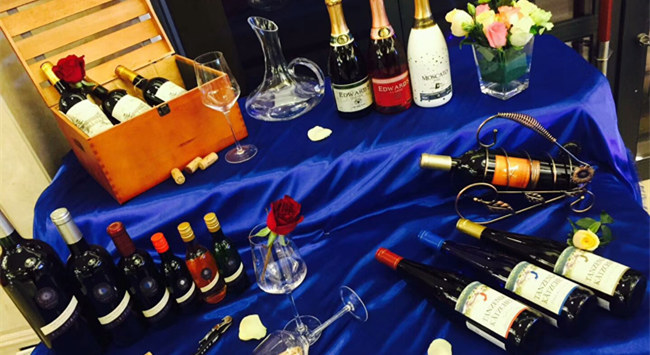 開(kāi)紅酒加盟店加盟什么紅酒品牌 開(kāi)紅酒加盟店加盟什么紅酒品牌