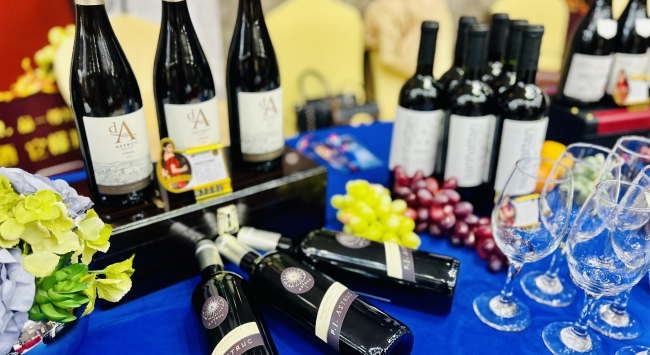 現在賣酒生意好不好做?